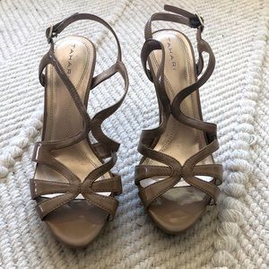 Tahari patent strappy high heeled shoes Sz 8 1/2